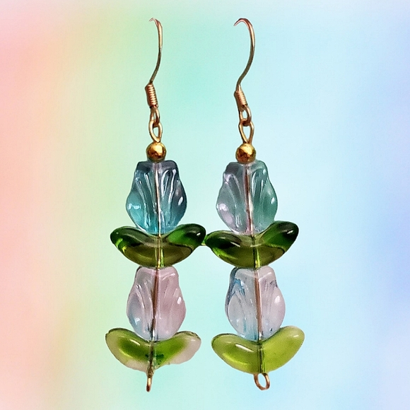 Handmade lampwork glass blue tulip 🌷 bead earrings. - Picture 1 of 3